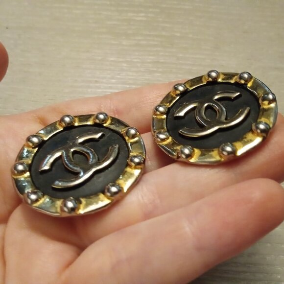 Chanel Vintage LARGE Clip On Earrings - Picture 10 of 16
